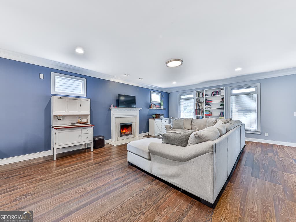 4 bedroom, 3.5 bathroom, 2,198 sq ft single family residence for sale at 925 Rice Street, Atlanta, GA 30318 — photo 4
