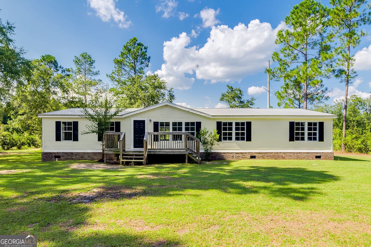 3 bedroom, 2 bathroom, 2,240 sq ft manufactured home,single family residence for sale at 1577 Stillwell Road, Springfield, GA 31329 — photo 1 of 43