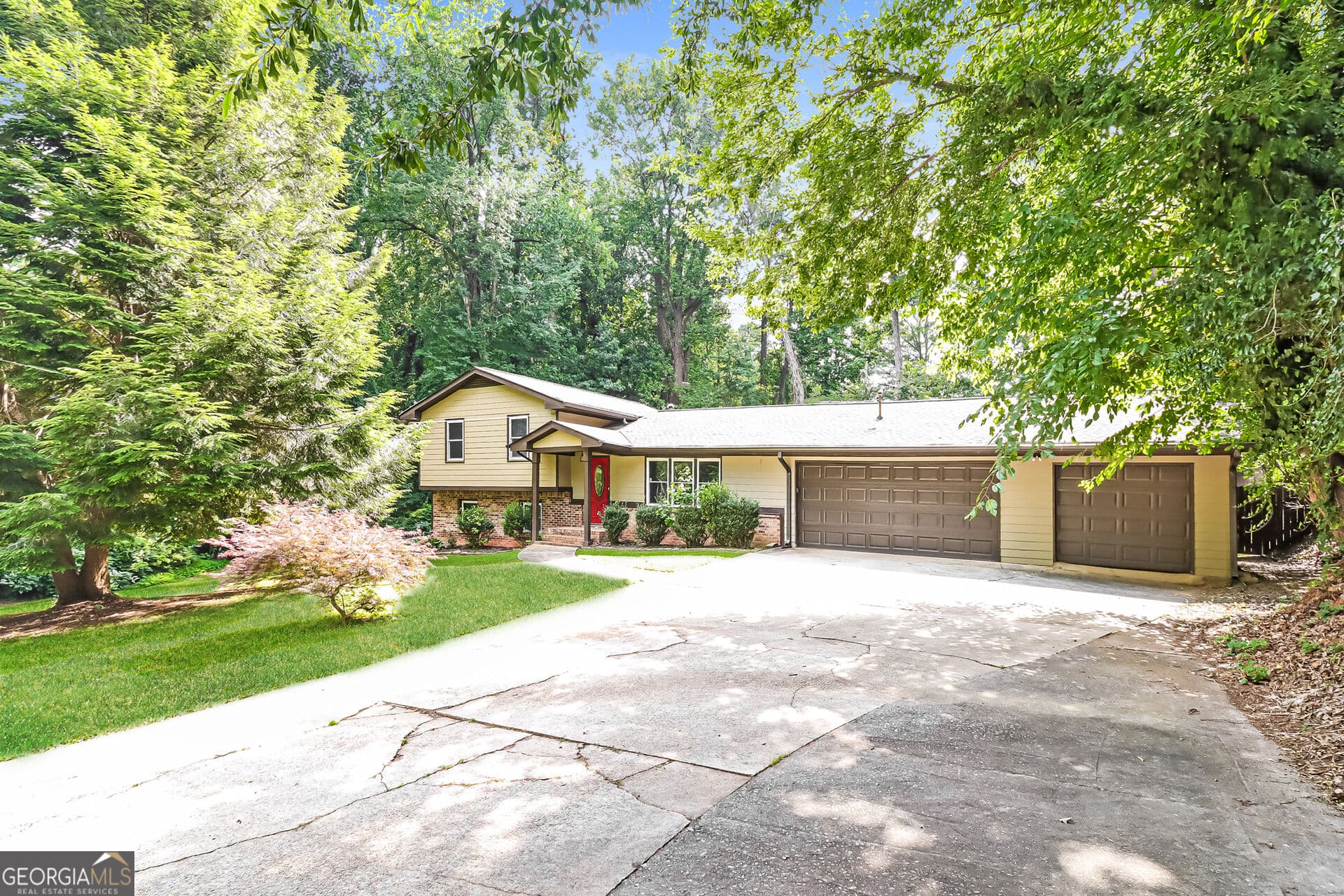 4 bedroom, 2 bathroom, 1,517 sq ft single family residence for sale at 3404 Sherrod Drive, Marietta, GA 30008 — photo 2