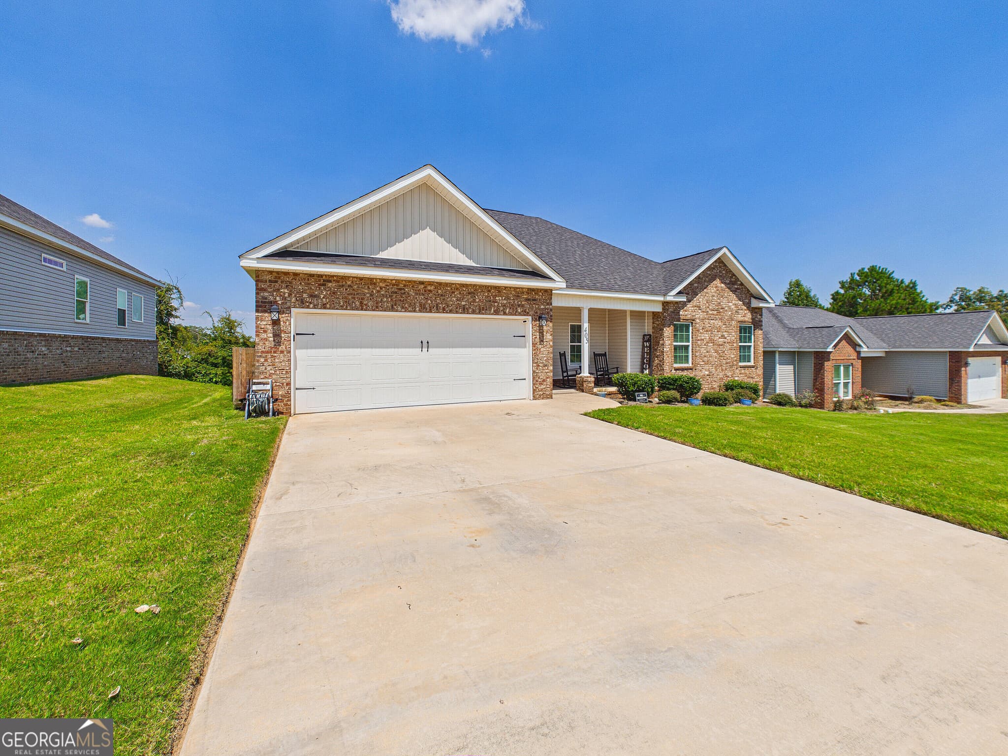 3 bedroom, 2 bathroom, 1,747 sq ft single family residence for sale at 405 Ledford Way, Bonaire, GA 31005 — photo 3