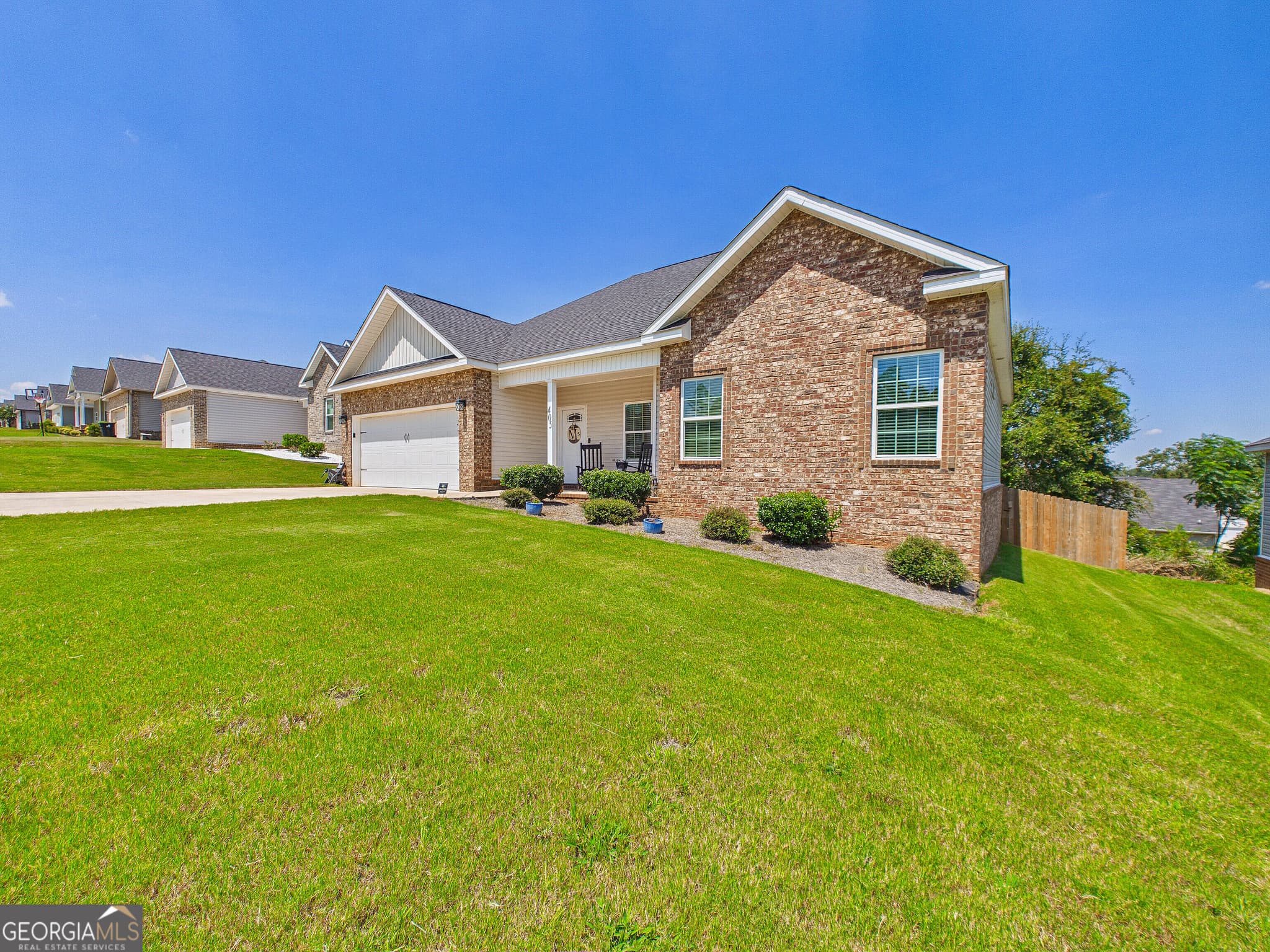 3 bedroom, 2 bathroom, 1,747 sq ft single family residence for sale at 405 Ledford Way, Bonaire, GA 31005 — photo 4
