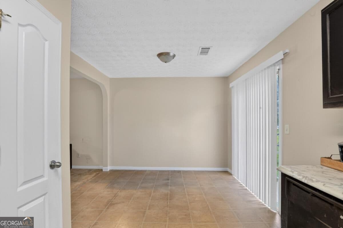 3 bedroom, 2.5 bathroom, 1,577 sq ft townhouse for sale at 1720 Formosa Lane, Mcdonough, GA 30253 — photo 9