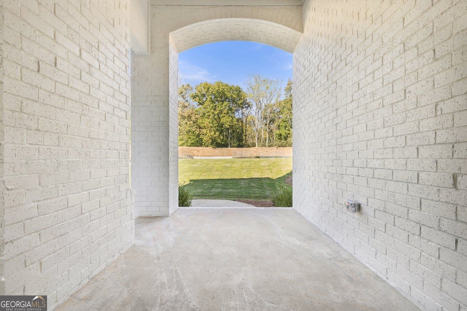 4 bedroom, 3.5 bathroom, 3,043 sq ft single family residence for sale at 8320 Shoal Court, Gainesville, GA 30506 — photo 5