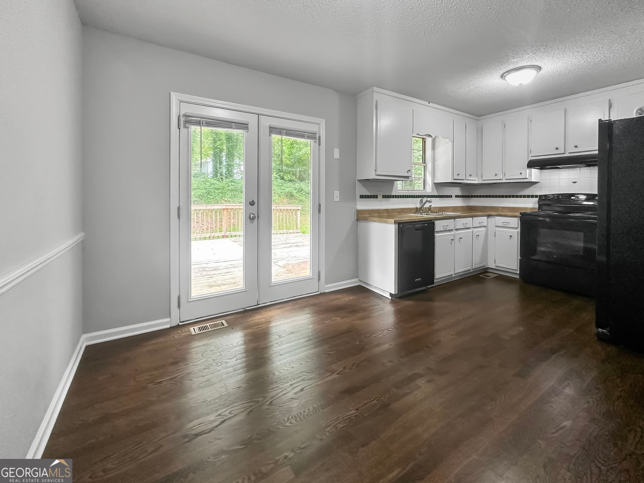 3 bedroom, 2 bathroom, 3,528 sq ft single family residence for rent at 555 Browning Circle, Acworth, GA 30101 for $1,845 a month — photo 4
