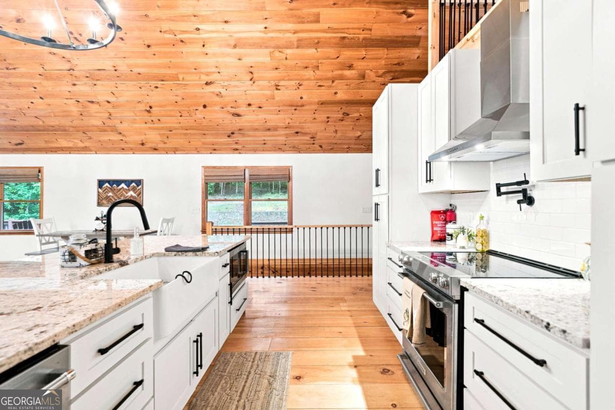 4 bedroom, 3.5 bathroom, 3,360 sq ft cabin,single family residence for sale at 314 Northcutt Road, Ellijay, GA 30540 — photo 5