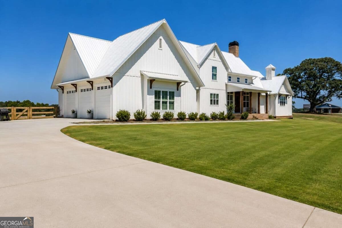 4 bedroom, 4.5 bathroom, 3,203 sq ft single family residence for sale at 3200 Shady Grove Road, Carrollton, GA 30116 — photo 3