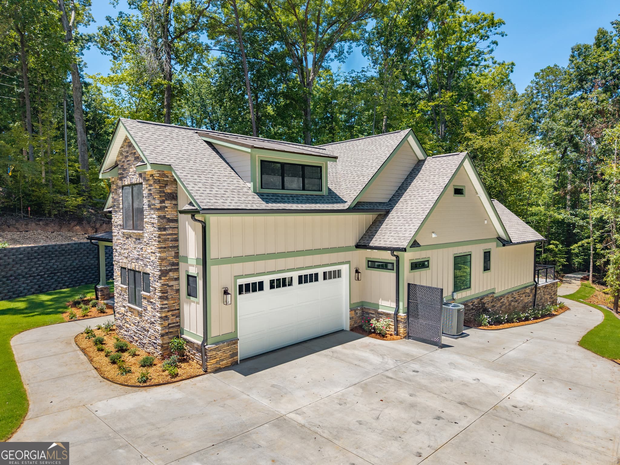 5 bedroom, 3.5 bathroom, 3,512 sq ft single family residence for sale at 503 Point Road, Westminster, SC 29693 — photo 2