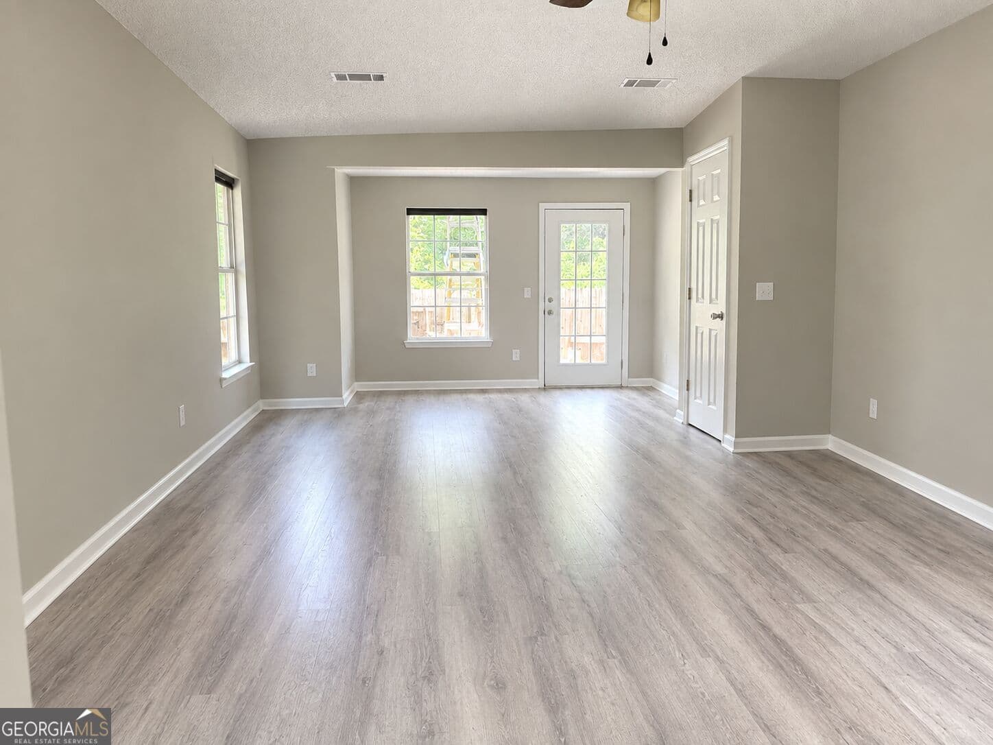 3 bedroom, 2.5 bathroom, 1,478 sq ft single family residence for rent at 125 Lake Wellington Drive, Kingsland, GA 31548 for $1,950 a month — photo 7