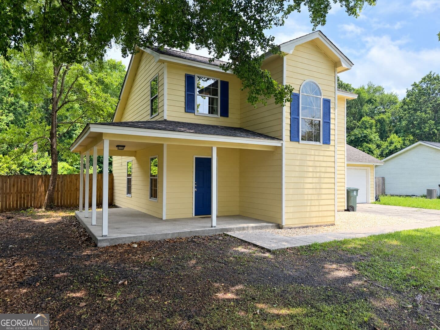 3 bedroom, 2.5 bathroom, 1,478 sq ft single family residence for rent at 125 Lake Wellington Drive, Kingsland, GA 31548 for $1,950 a month