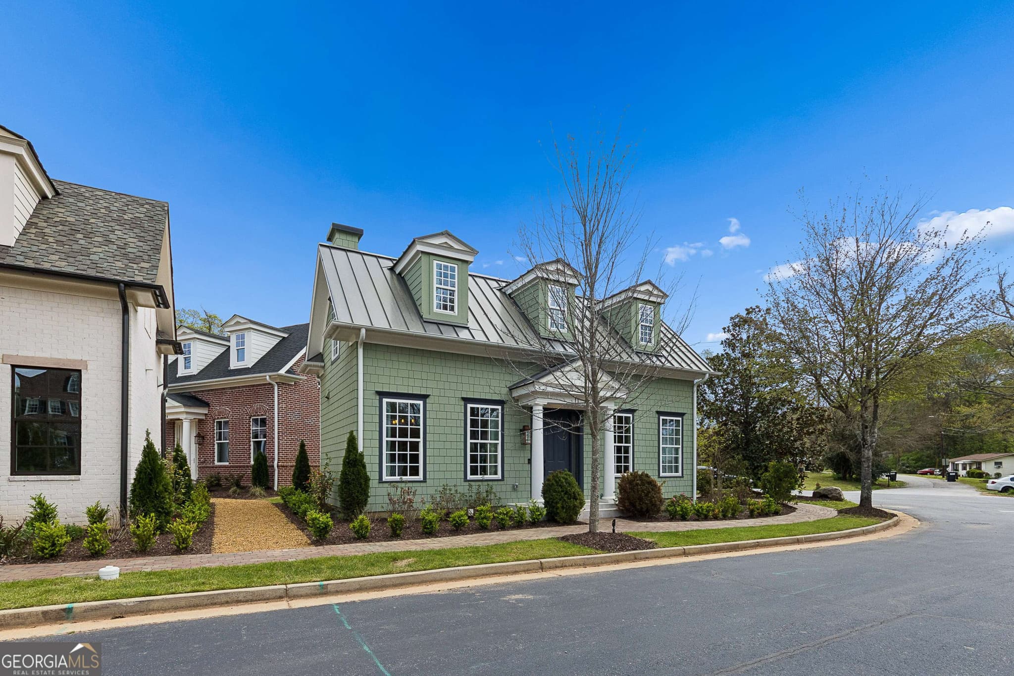 2 bedroom, 2 bathroom, 1,283 sq ft single family residence for rent at 11 Bourbon Street, Senoia, GA 30276 for $2,500 a month — photo 4