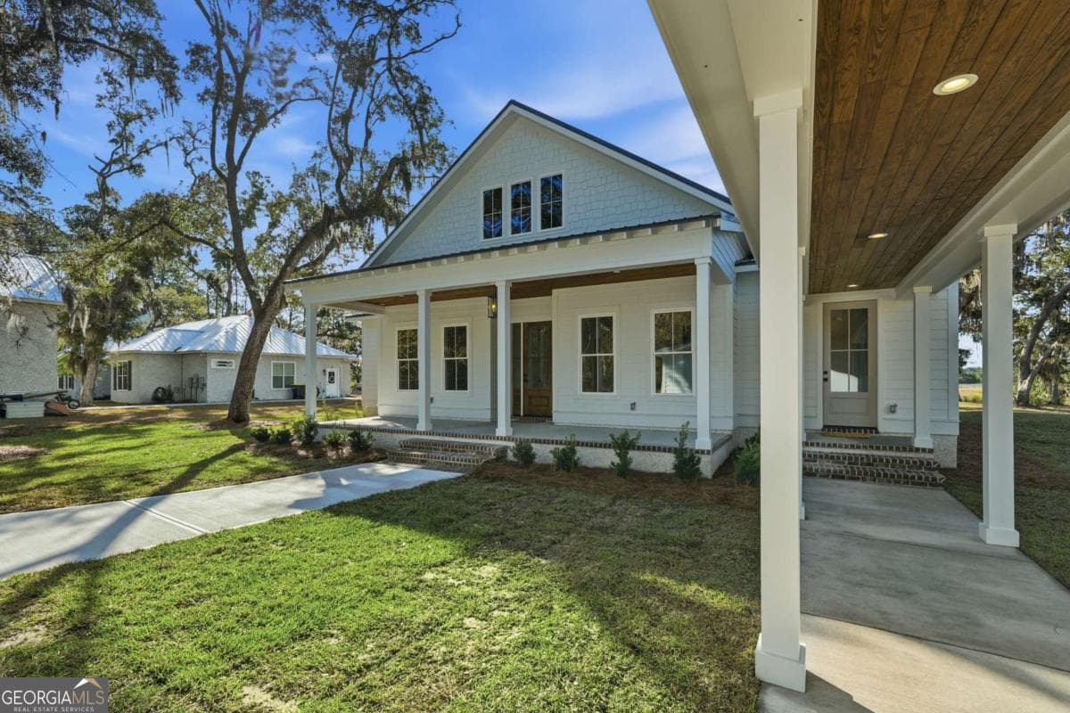 3 bedroom, 3 bathroom, 2,344 sq ft single family residence for sale at 3551 Julienton Drive, Townsend, GA 31331 — photo 3