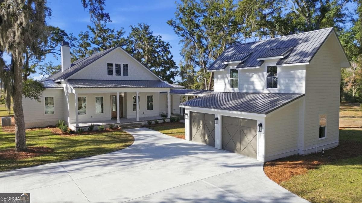 3 bedroom, 3 bathroom, 2,344 sq ft single family residence for sale at 3551 Julienton Drive, Townsend, GA 31331