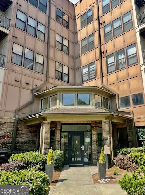2 bedroom, 2 bathroom condominium for rent at 898 Oak Street 1321, Atlanta, GA 30310 for $1,750 a month — photo 3
