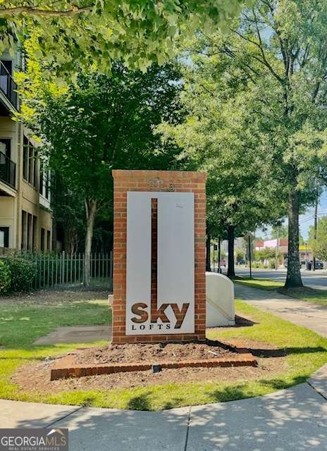 2 bedroom, 2 bathroom condominium for rent at 898 Oak Street 1321, Atlanta, GA 30310 for $1,750 a month — photo 1 of 33