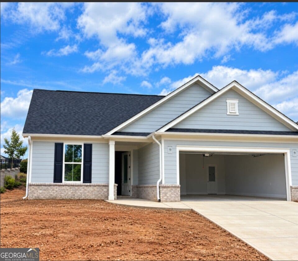 2 bedroom, 2 bathroom, 1,951 sq ft single family residence for sale at 1000 Starboard Way, Greensboro, GA 30642 — photo 1 of 7