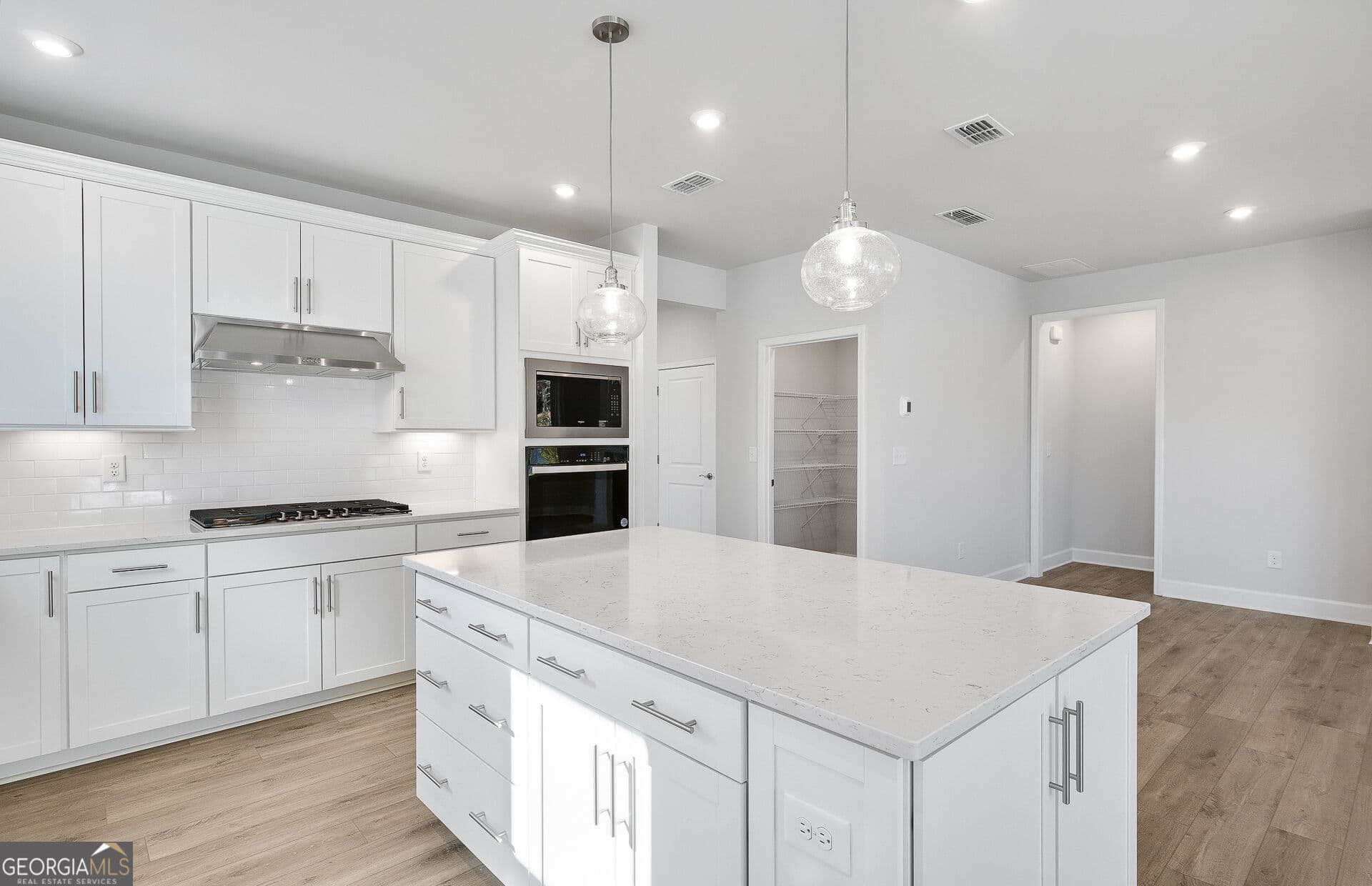 2 bedroom, 2 bathroom, 1,951 sq ft single family residence for sale at 1000 Starboard Way, Greensboro, GA 30642 — photo 5