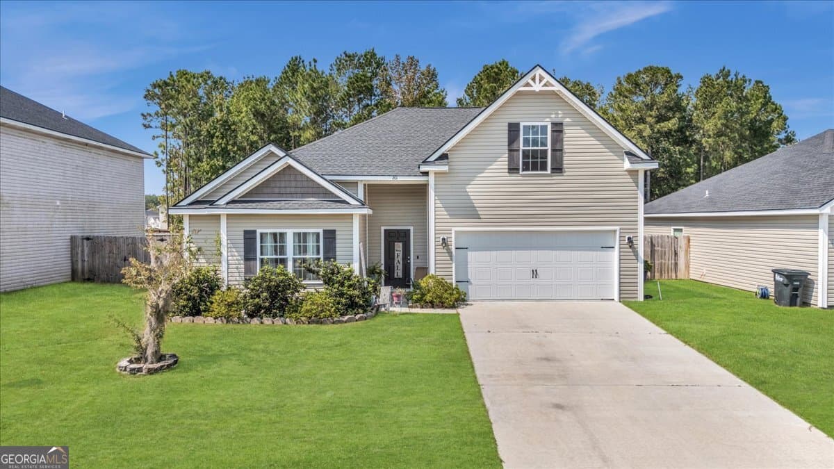 4 bedroom, 2 bathroom, 2,005 sq ft single family residence for sale at 201 Turpentine Trail, Hinesville, GA 31313 — photo 2