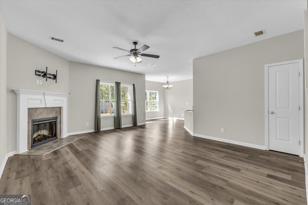 4 bedroom, 2 bathroom, 2,005 sq ft single family residence for sale at 201 Turpentine Trail, Hinesville, GA 31313 — photo 7
