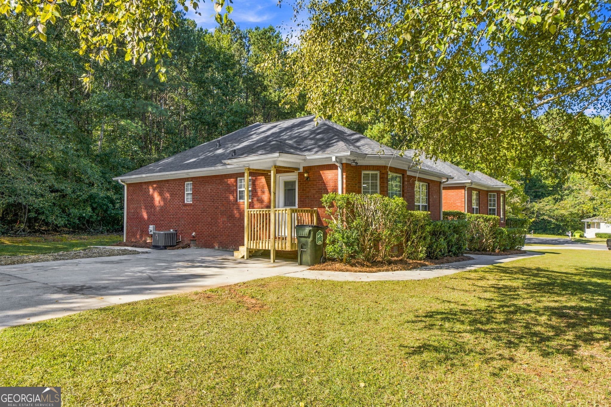 2 bedroom, 2 bathroom, 1,250 sq ft duplex for rent at 100 Bluebird Lane, Griffin, GA 30223 for $1,550 a month — photo 3