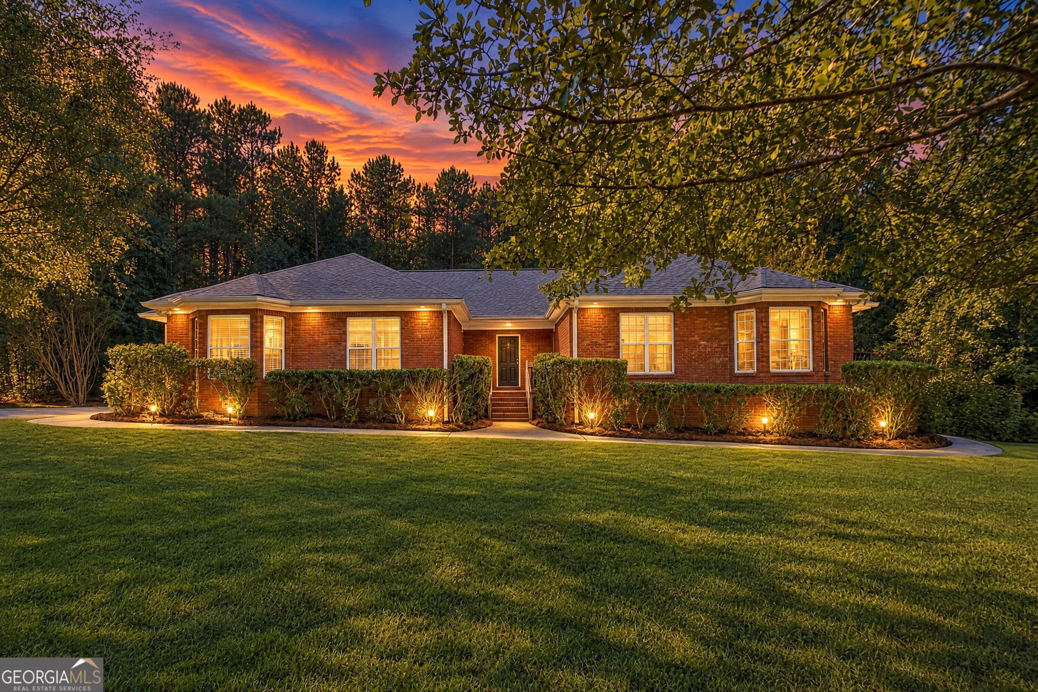 2 bedroom, 2 bathroom, 1,250 sq ft duplex for rent at 100 Bluebird Lane, Griffin, GA 30223 for $1,550 a month