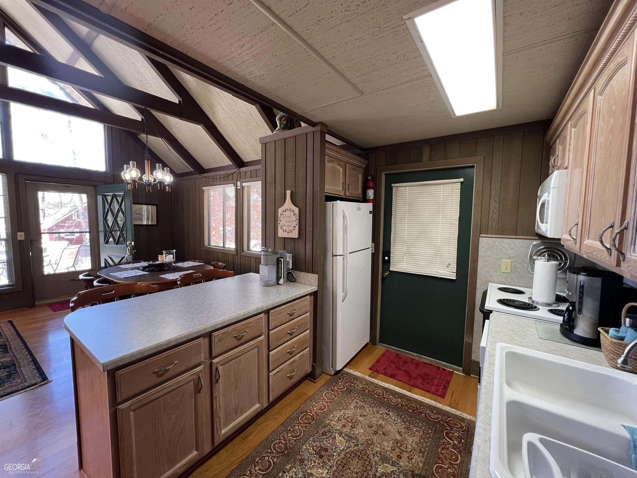 3 bedroom, 2 bathroom, 1,352 sq ft cabin,single family residence for sale at 85 St Moritz Drive, Pine Mountain, GA 31822 — photo 7