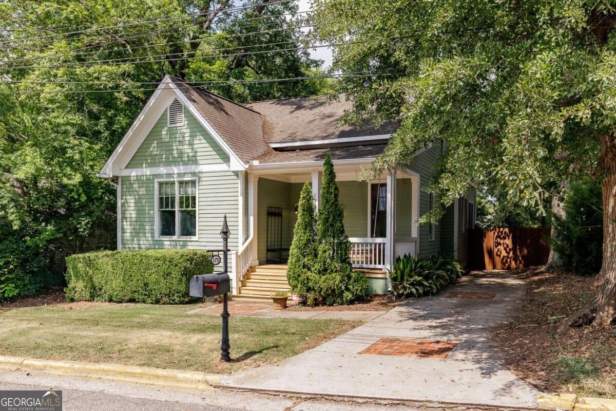4 bedroom, 2.5 bathroom, 2,501 sq ft single family residence for sale at 170 Cohen Street, Athens, GA 30601 — photo 2