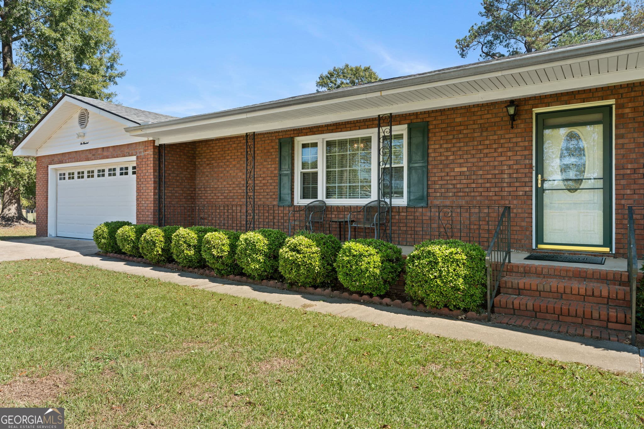 3 bedroom, 2 bathroom, 1,765 sq ft single family residence for sale at 100 Heritage Drive, Warner Robins, GA 31093 — photo 5