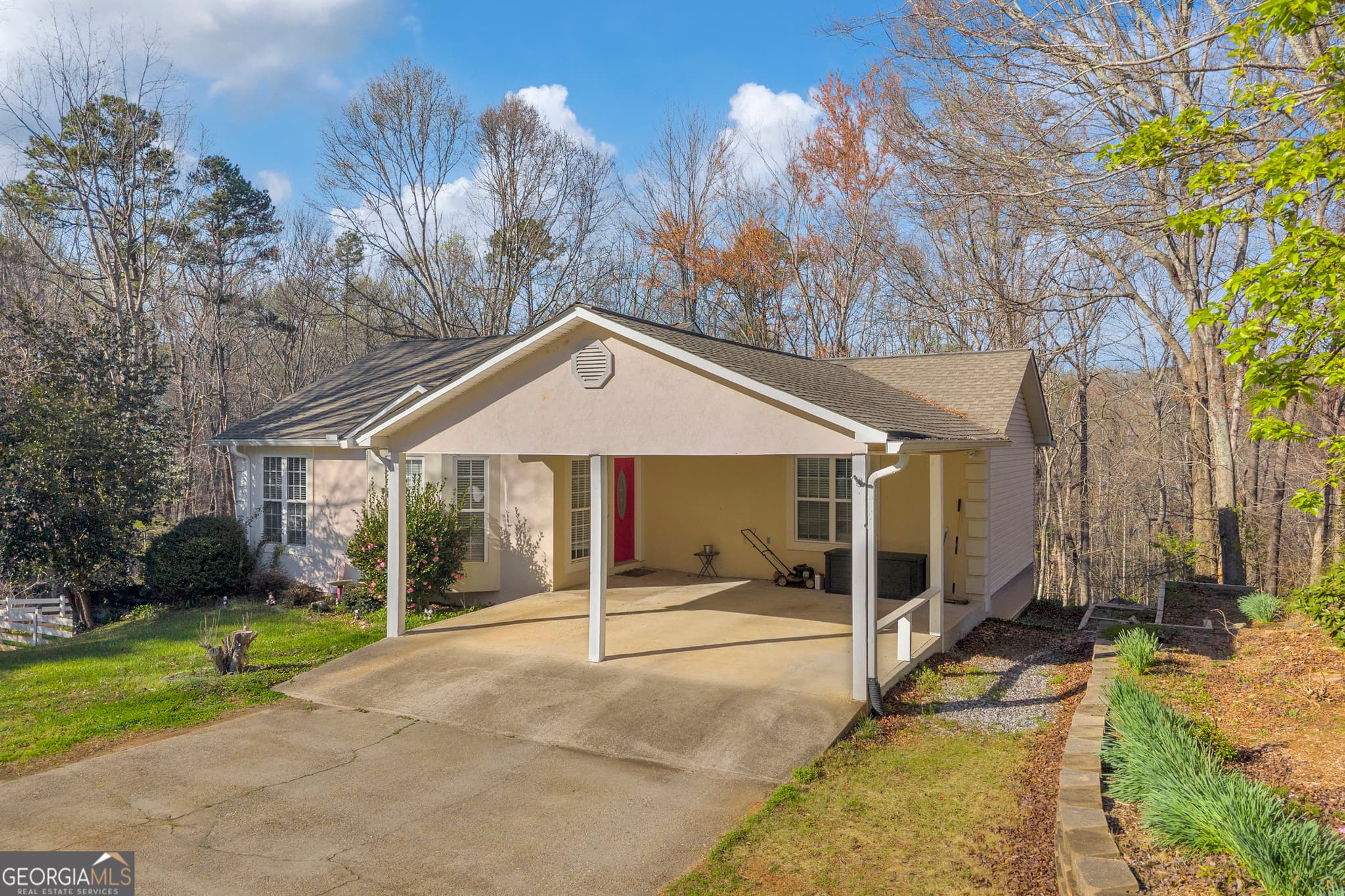 3 bedroom, 3 bathroom, 1,896 sq ft single family residence for sale at 415 Ivory Drive, Baldwin, GA 30511 — photo 2