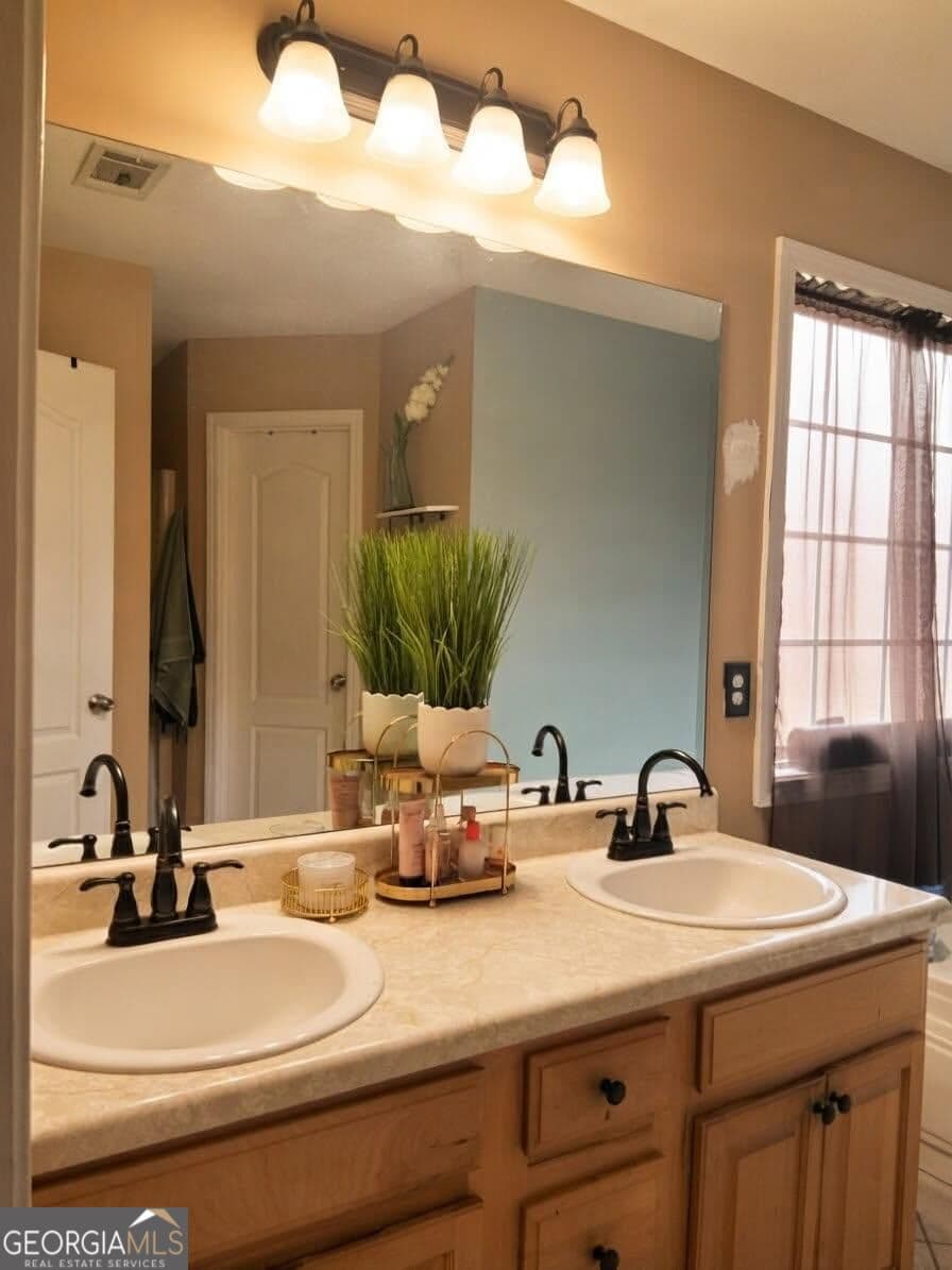 3 bedroom, 2 bathroom, 1,584 sq ft single family residence for sale at 104 Alexis Way, Byron, GA 31008 — photo 3