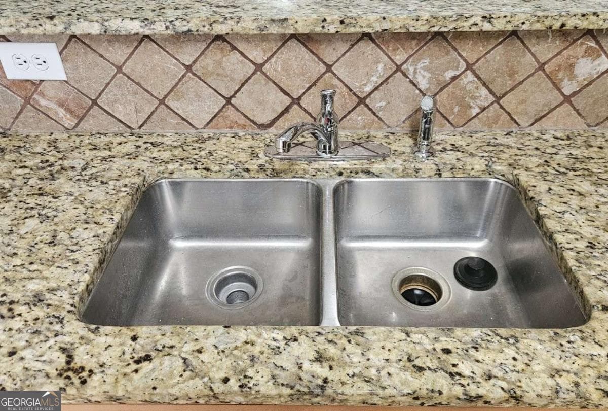 2 bedroom, 2.5 bathroom, 1,328 sq ft townhouse for sale at 1728 SW Devon Drive, Atlanta, GA 30311 — photo 10
