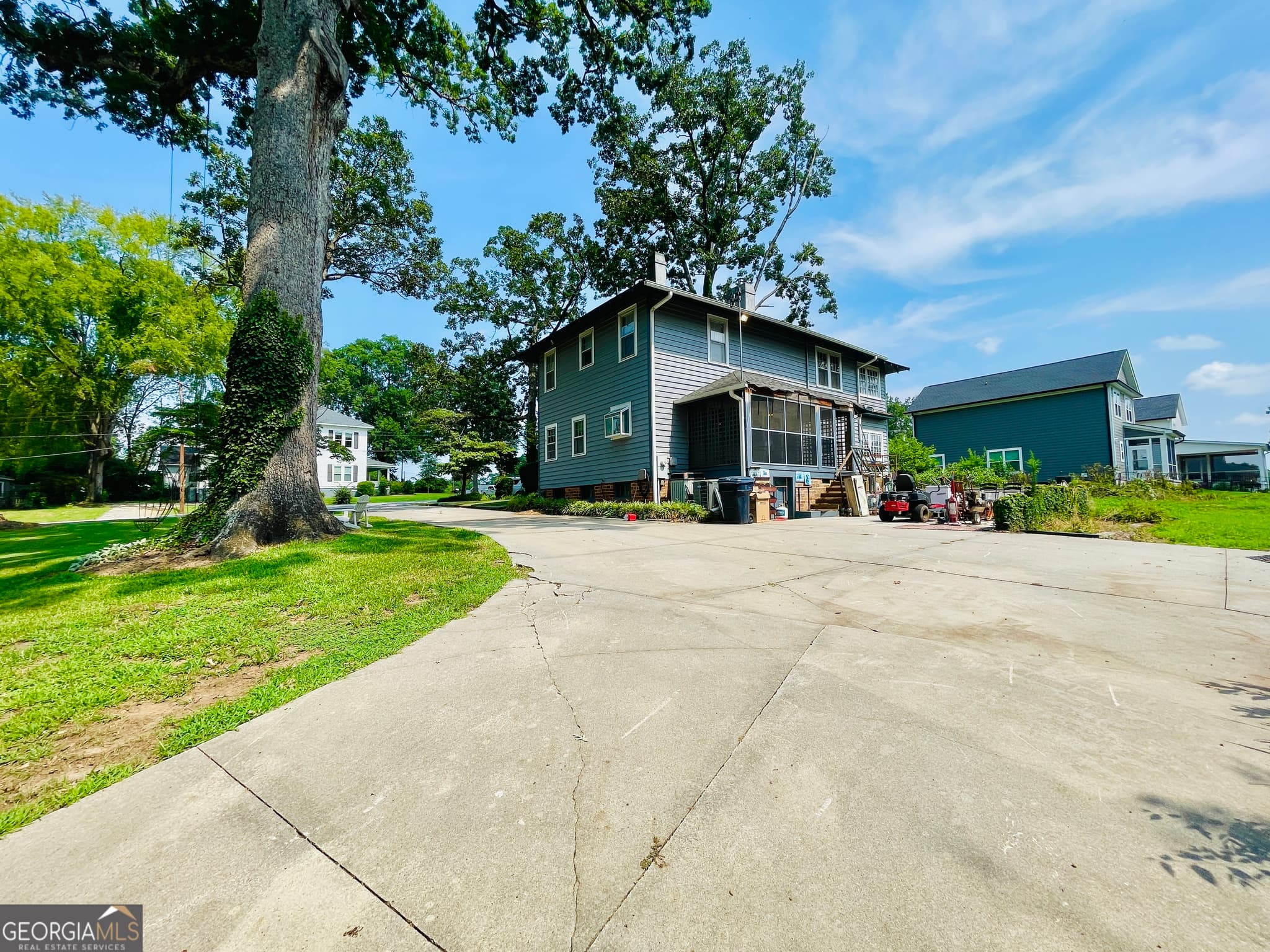 3 bedroom, 2.5 bathroom, 2,316 sq ft single family residence for sale at 1711 S Holly Street, Anderson, SC 29625 — photo 6