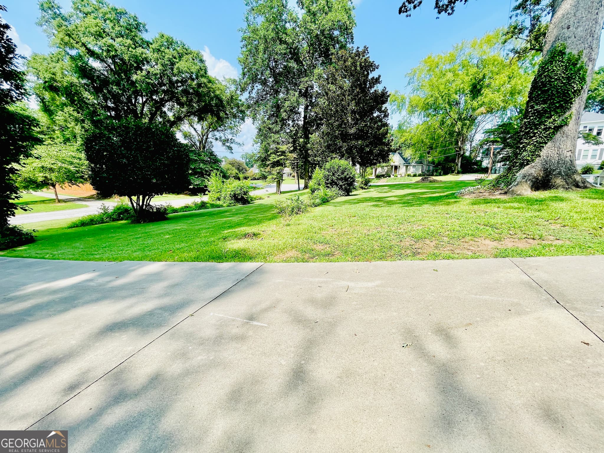 3 bedroom, 2.5 bathroom, 2,316 sq ft single family residence for sale at 1711 S Holly Street, Anderson, SC 29625 — photo 7