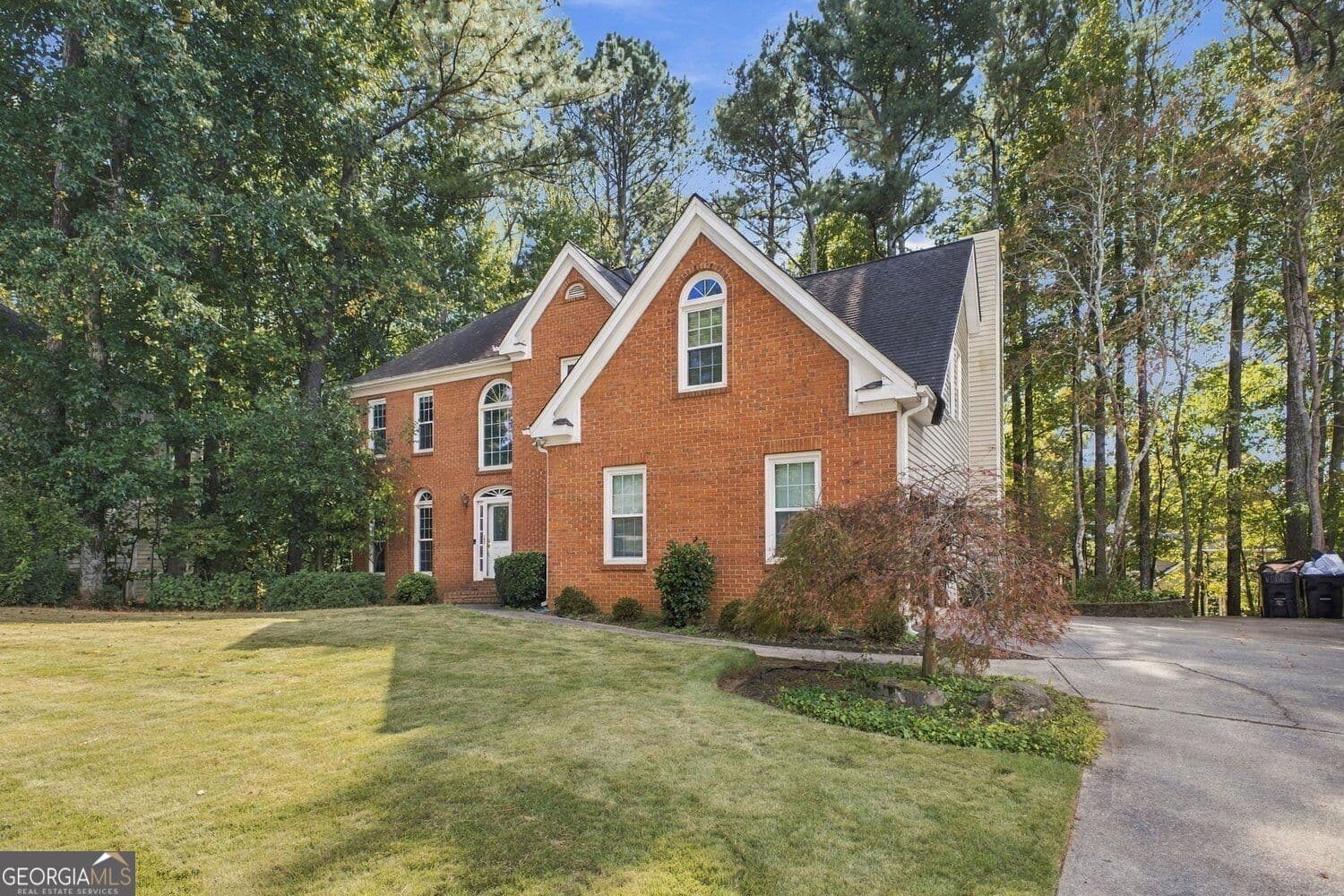 4 bedroom, 2.5 bathroom, 2,855 sq ft single family residence for sale at 6005 Fairwood Bend, Acworth, GA 30101 — photo 2