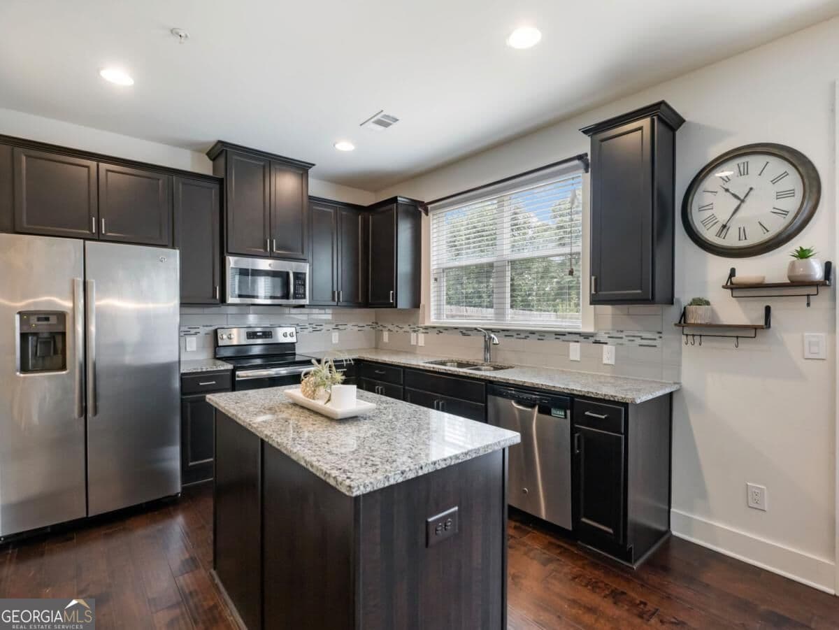 3 bedroom, 2.5 bathroom, 1,926 sq ft single family residence for sale at 779 Arbor Crowne Drive, Lawrenceville, GA 30045 — photo 10