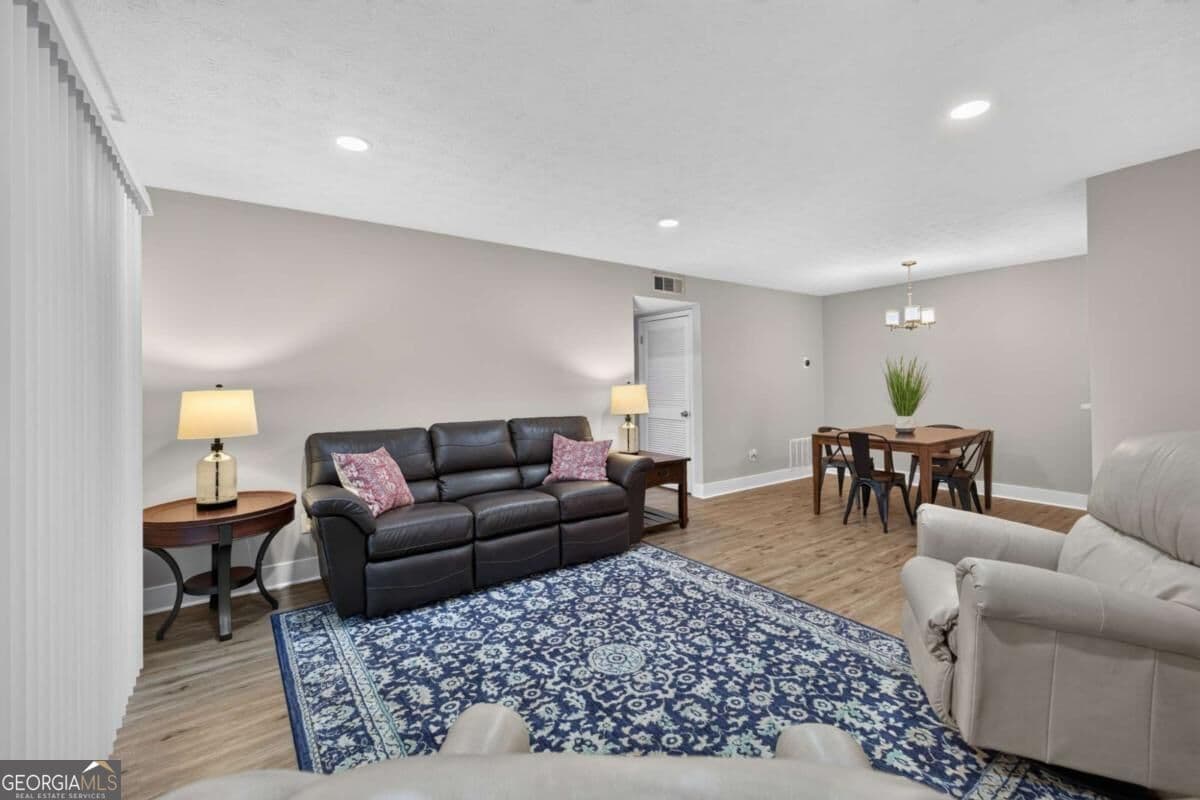 1 bedroom, 1 bathroom, 905 sq ft condominium for sale at 206 Wynnes Ridge Circle, Marietta, GA 30067 — photo 5