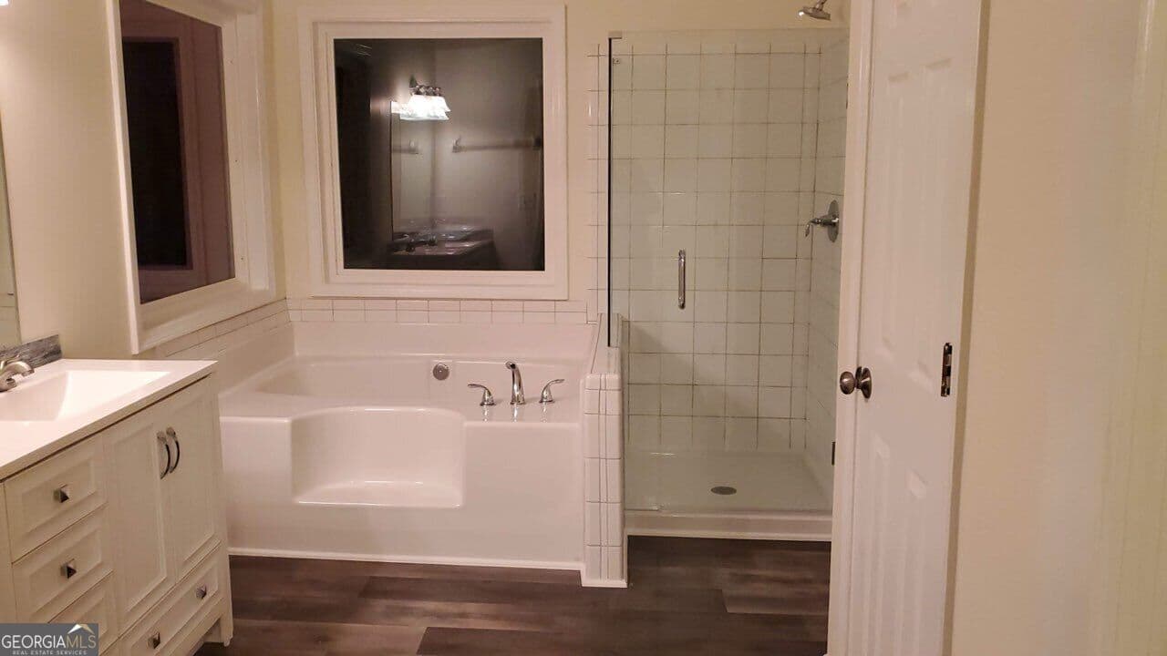4 bedroom, 2.5 bathroom, 2,056 sq ft single family residence for sale at 720 Paris Drive, Lawrenceville, GA 30043 — photo 5
