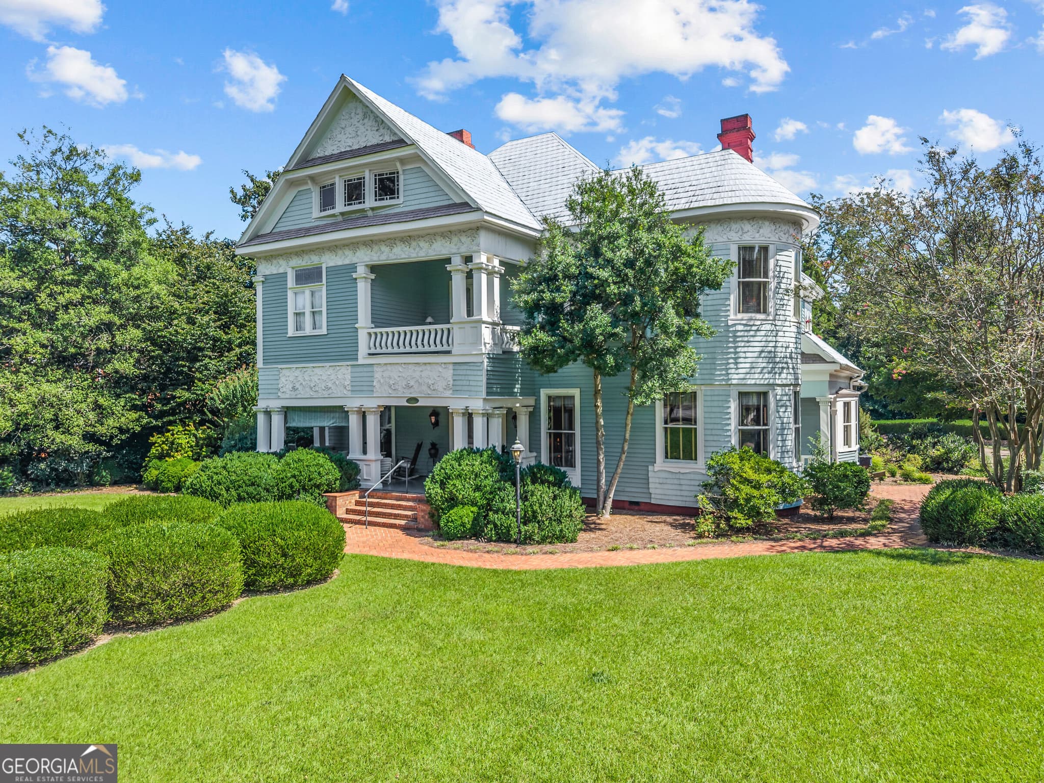 5 bedroom, 4.5 bathroom, 5,908 sq ft single family residence for sale at 356 S Main Street, Madison, GA 30650 — photo 2
