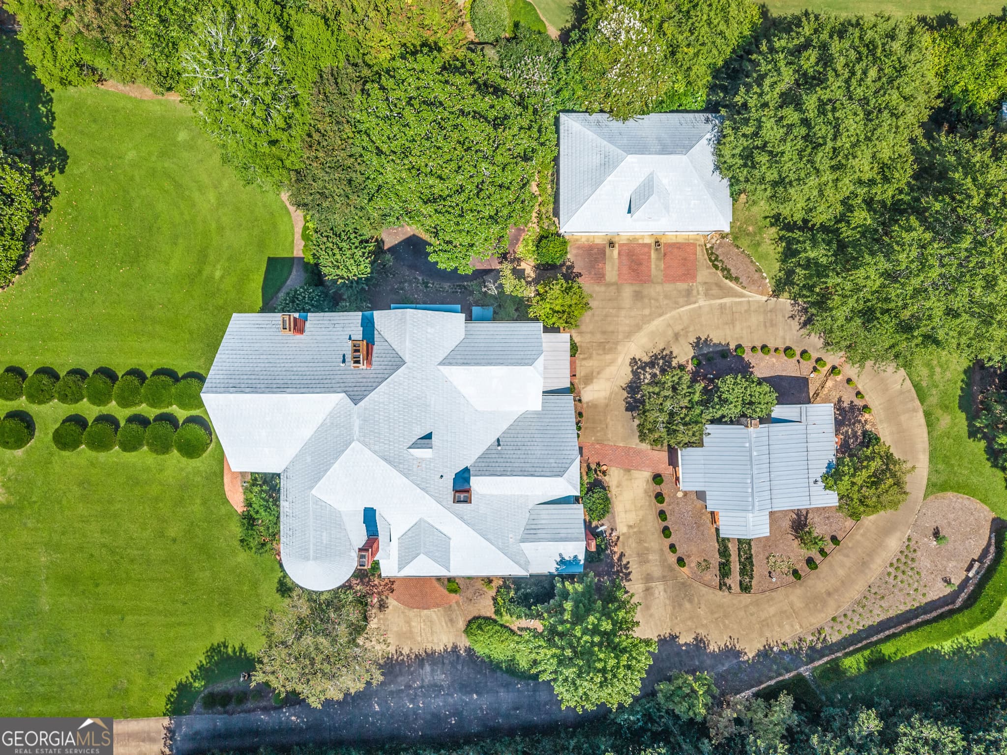 5 bedroom, 4.5 bathroom, 5,908 sq ft single family residence for sale at 356 S Main Street, Madison, GA 30650 — photo 3