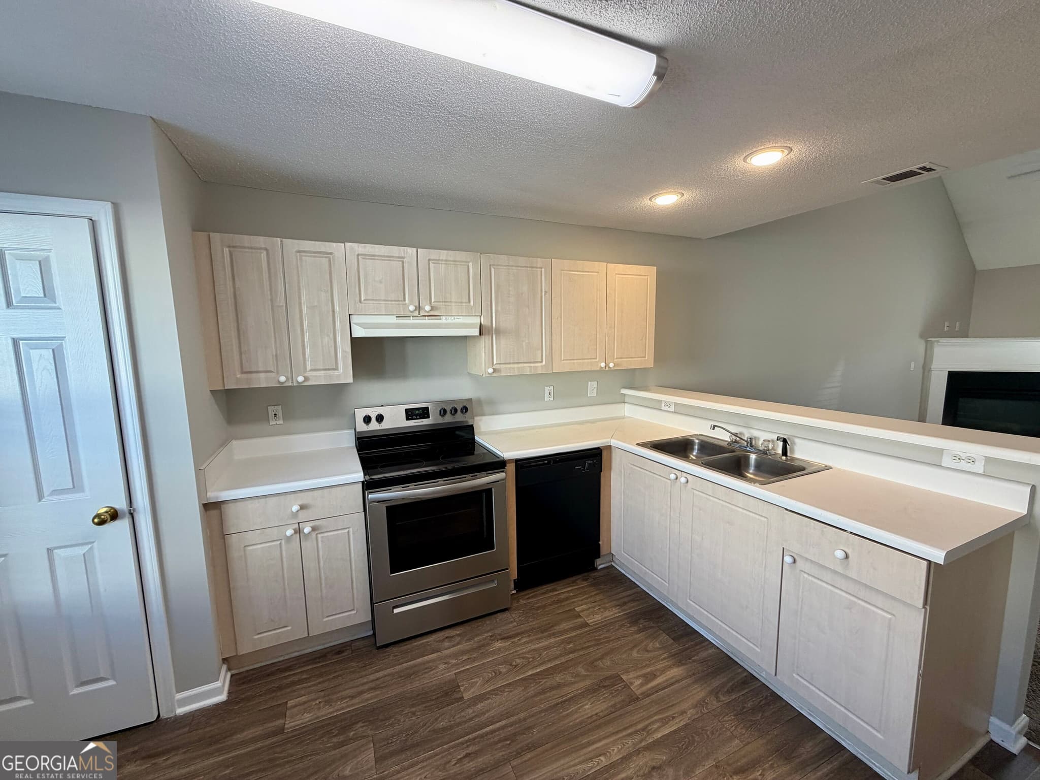 2 bedroom, 2.5 bathroom, 1,223 sq ft single family residence for rent at 30 Highgate Trail, Covington, GA 30016 for $1,595 a month — photo 5