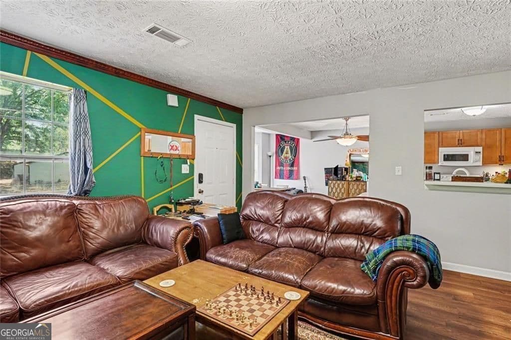 4 bedroom, 2 bathroom, 2,433 sq ft single family residence for sale at 8087 Flamingo Drive, Jonesboro, GA 30238 — photo 6