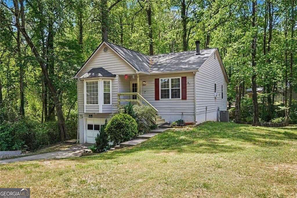 4 bedroom, 2 bathroom, 2,433 sq ft single family residence for sale at 8087 Flamingo Drive, Jonesboro, GA 30238