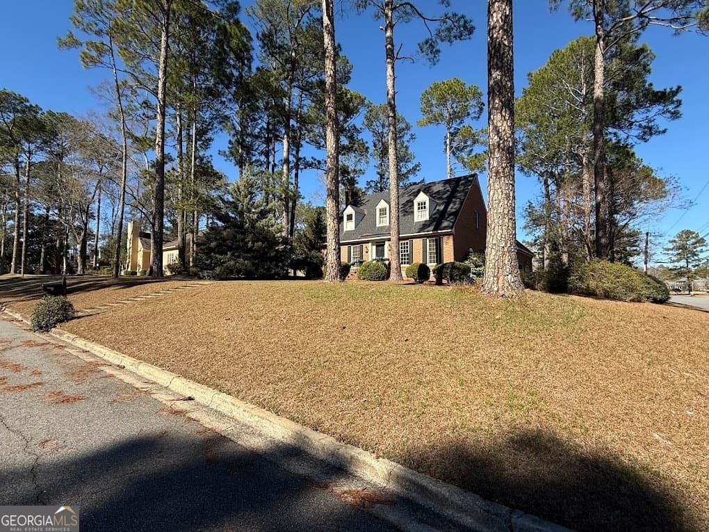 3 bedroom, 2.5 bathroom, 2,176 sq ft single family residence for sale at 2601 Ridgewood Lane, Albany, GA 31707 — photo 6
