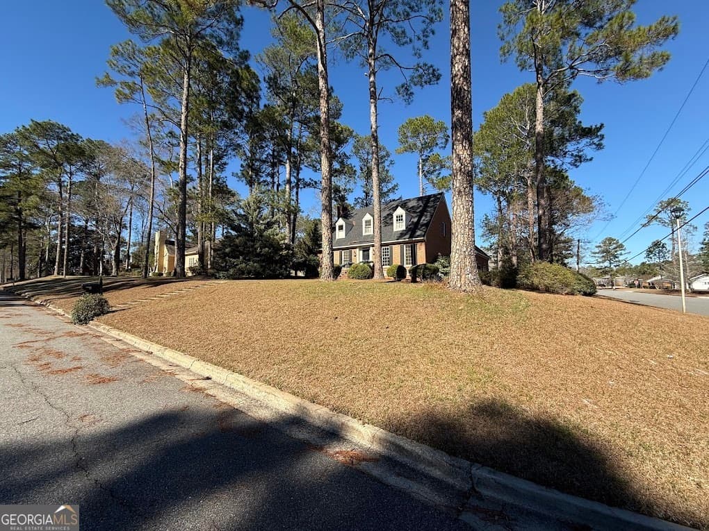 3 bedroom, 2.5 bathroom, 2,176 sq ft single family residence for sale at 2601 Ridgewood Lane, Albany, GA 31707 — photo 7