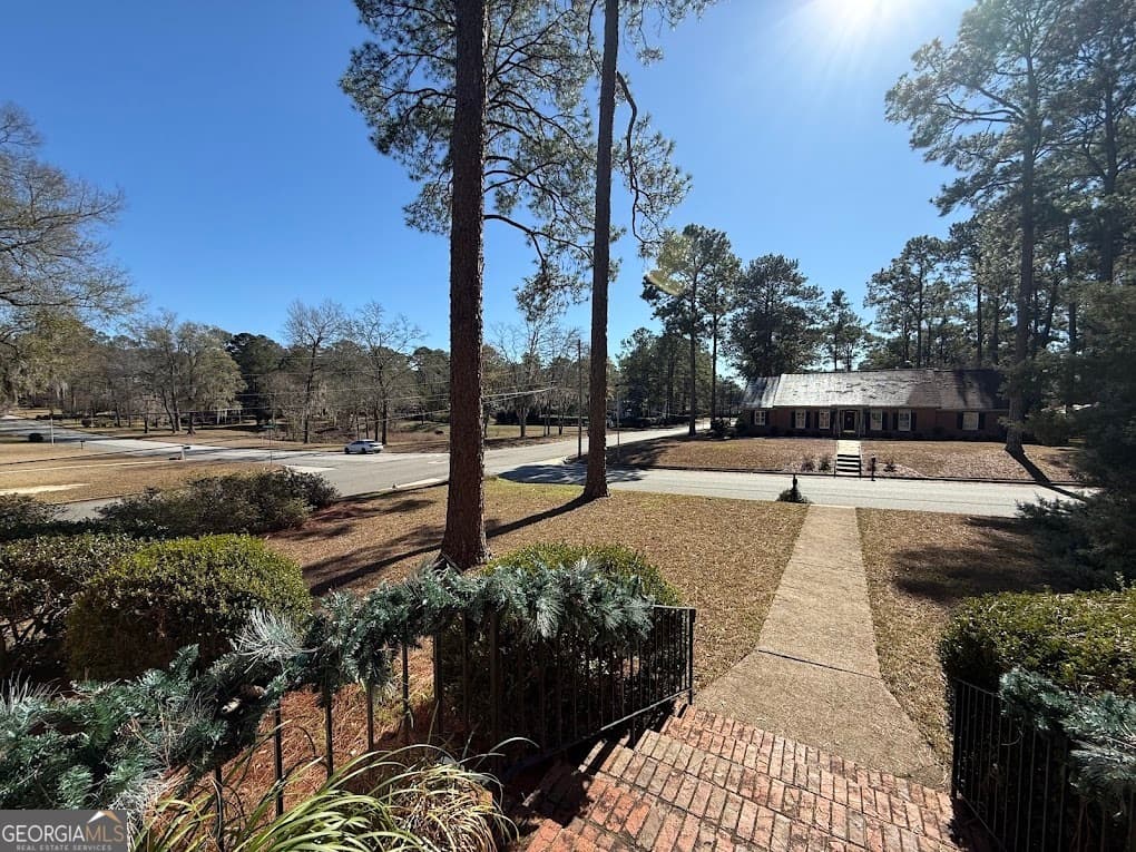 3 bedroom, 2.5 bathroom, 2,176 sq ft single family residence for sale at 2601 Ridgewood Lane, Albany, GA 31707 — photo 9