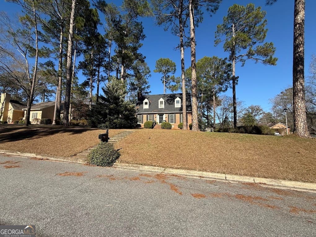 3 bedroom, 2.5 bathroom, 2,176 sq ft single family residence for sale at 2601 Ridgewood Lane, Albany, GA 31707 — photo 8