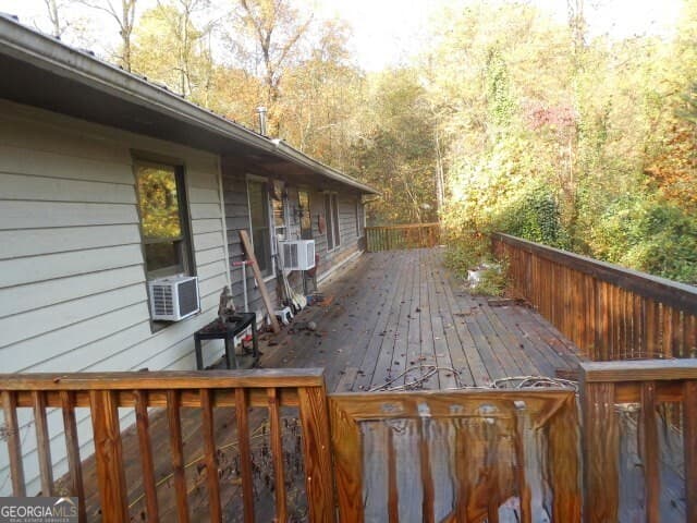 2 bedroom, 1.5 bathroom, 1,144 sq ft single family residence for sale at 280 Stonebank Road, Clarkesville, GA 30523 — photo 5