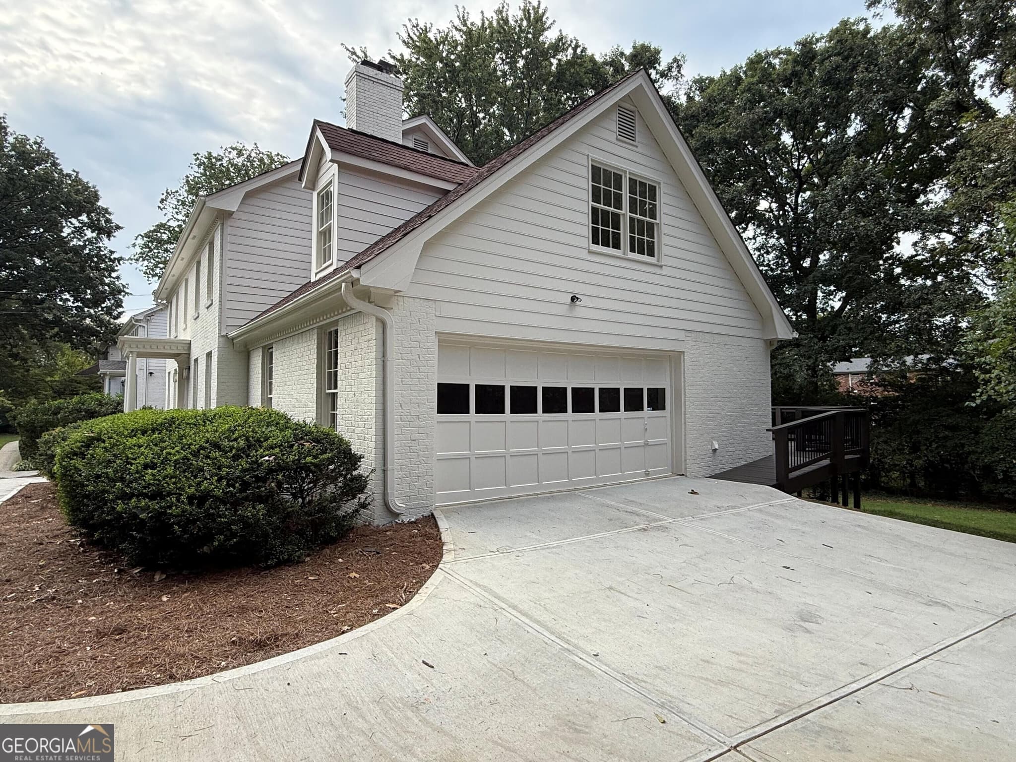 5 bedroom, 4.5 bathroom, 3,600 sq ft single family residence for sale at 5124 Vermack Road, Dunwoody, GA 30338 — photo 5