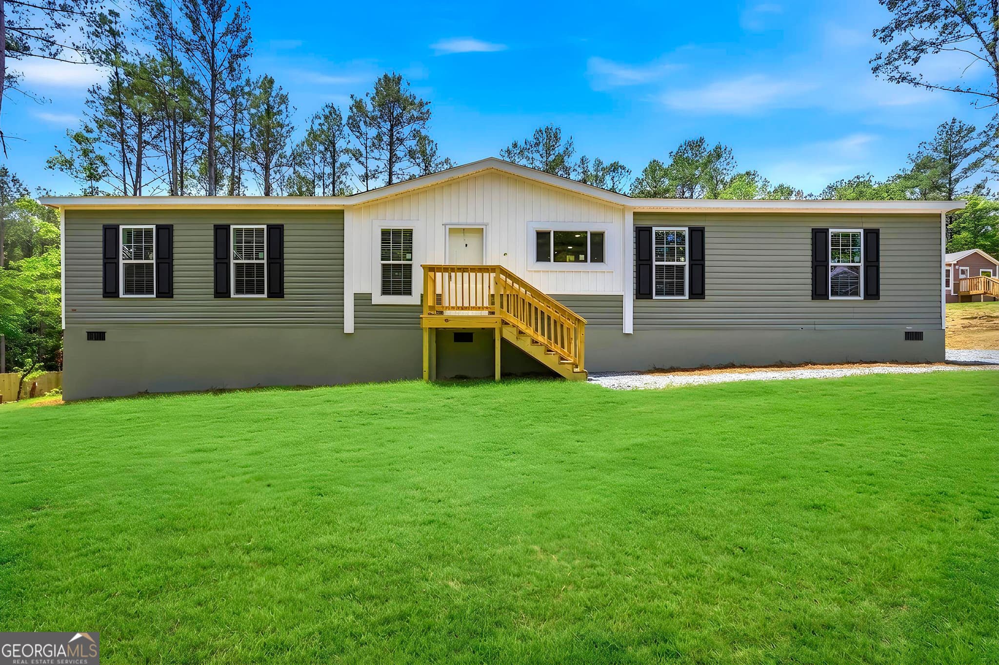 4 bedroom, 2 bathroom, 2,048 sq ft manufactured home,single family residence sold at 114 Thomas Drive, Eatonton, GA 31024