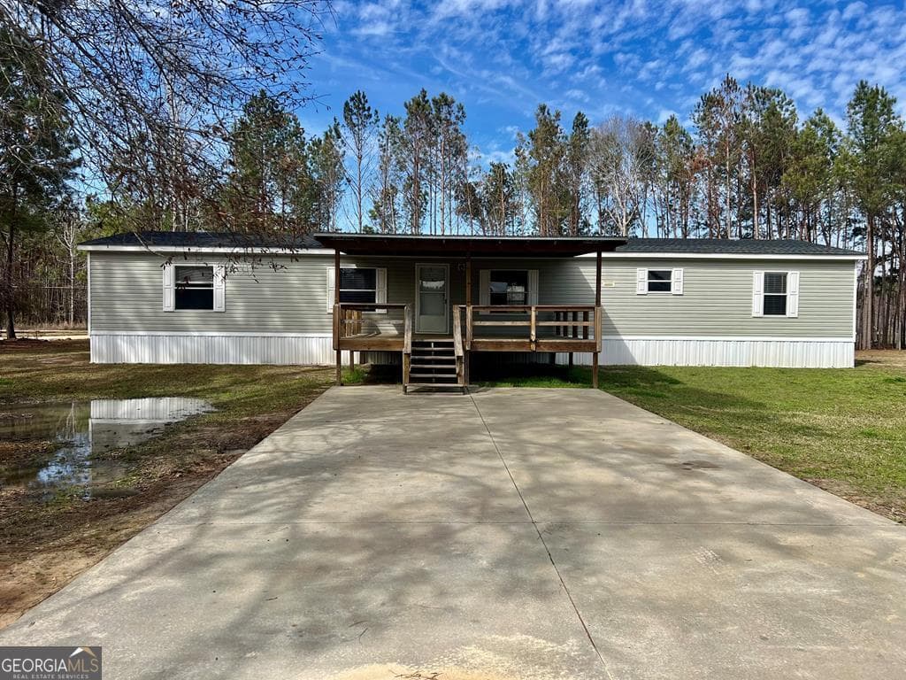 2,052 sq ft single family residence sold at 221 Davis Road, Vidalia, GA 30474