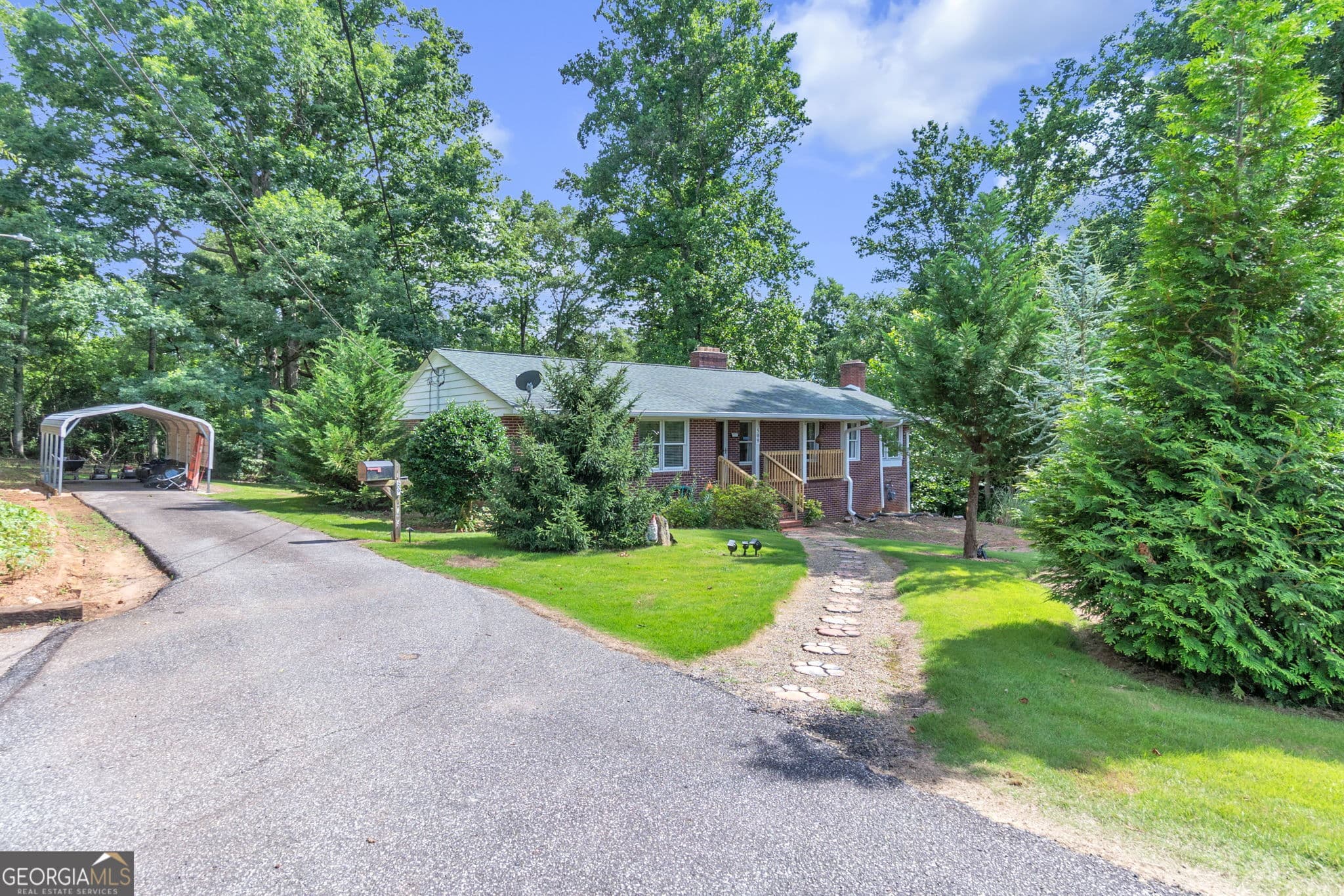 2 bedroom, 2 bathroom, 1,500 sq ft single family residence under contract at 509 W Main Street, Liberty, SC 29657